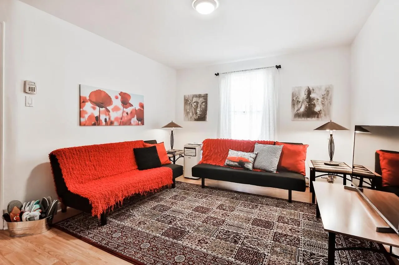 Free Parking - 2 Bedrooms - Full Apartment - In Beautiful Lachine - Near Water - 15 Minute Drive To Downtown Montreal