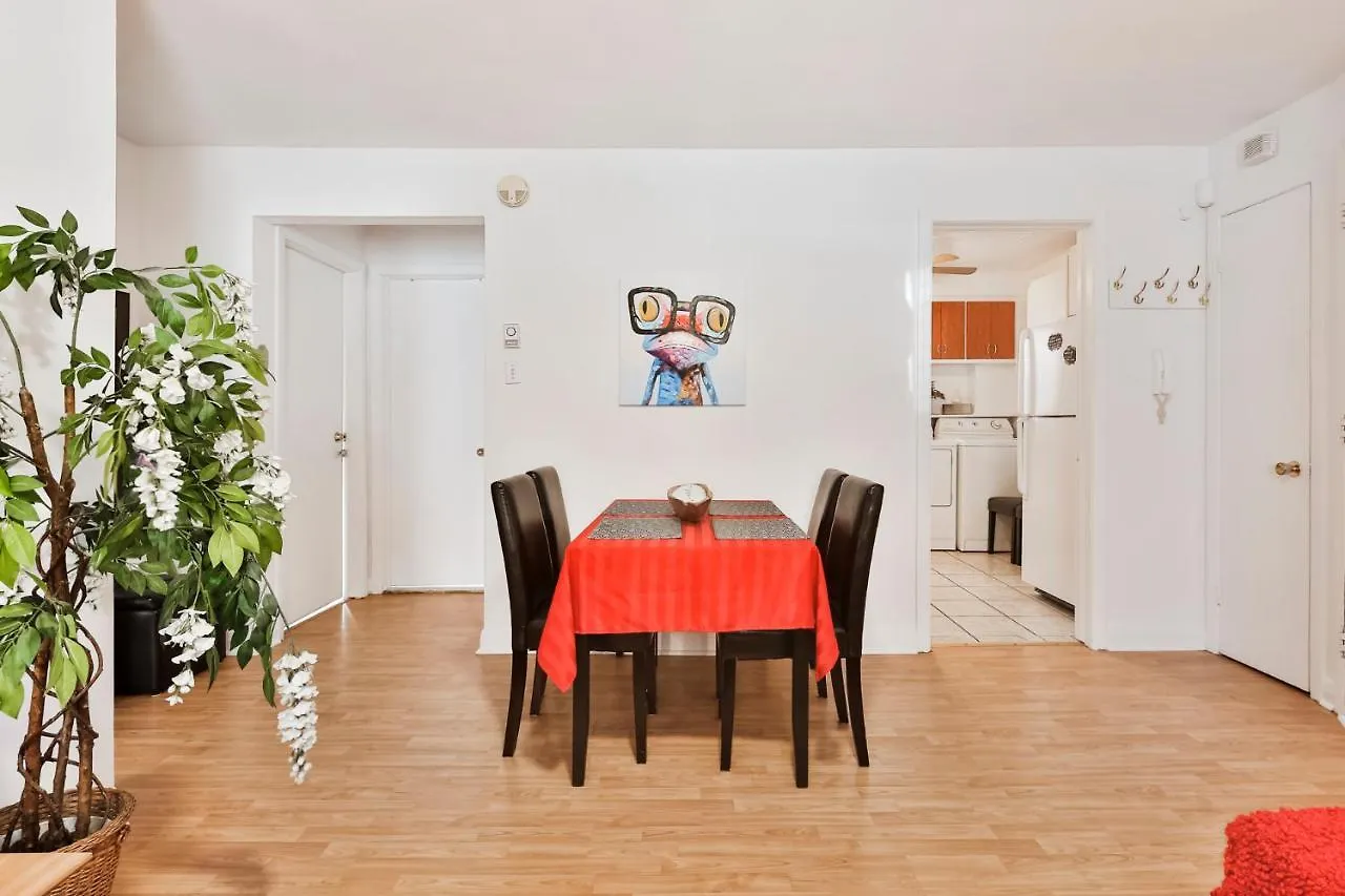 Free Parking - 2 Bedrooms - Full Apartment - In Beautiful Lachine - Near Water - 15 Minute Drive To Downtown Montreal 0*,