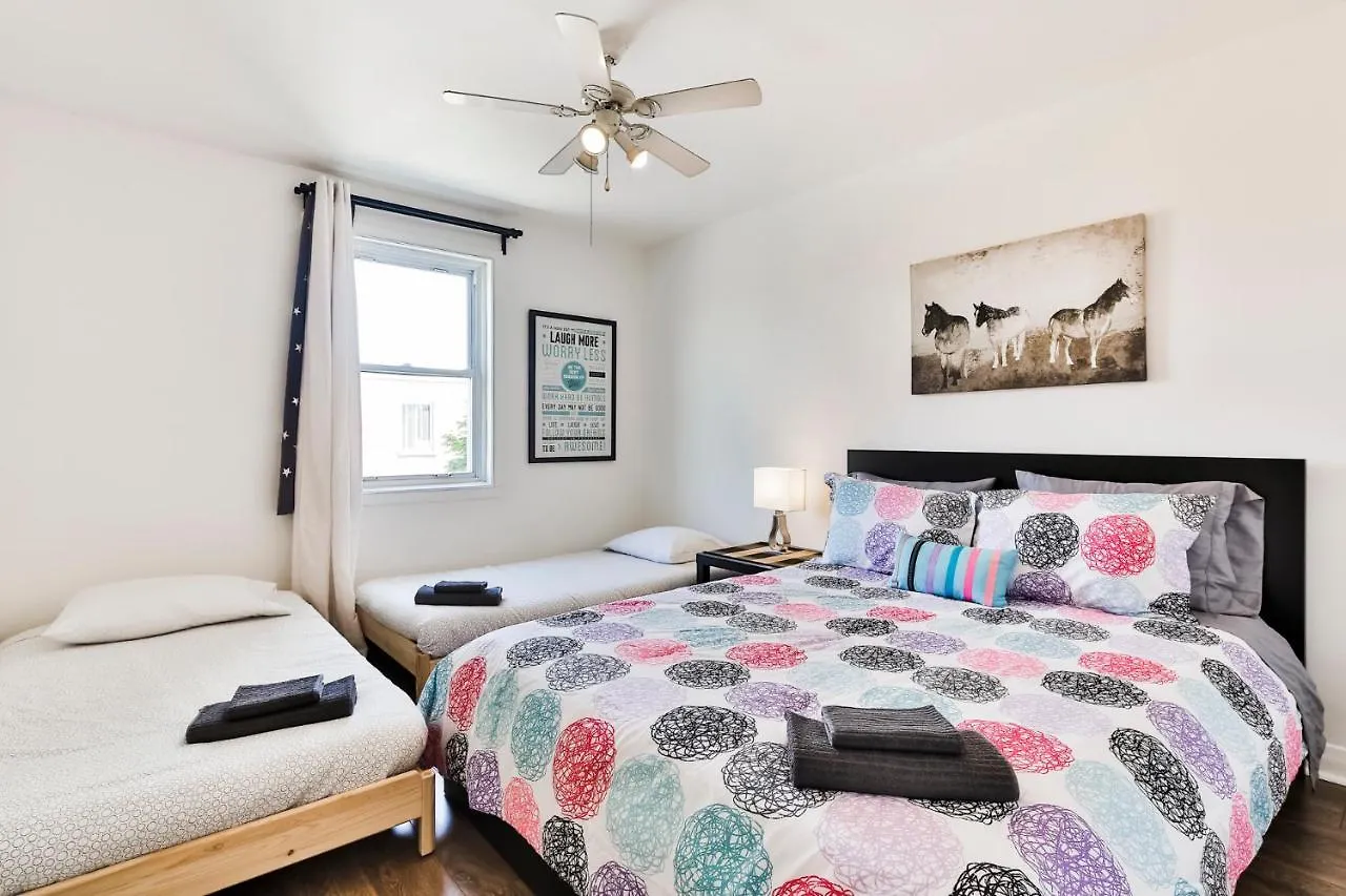 Free Parking - 2 Bedrooms - Full Apartment - In Beautiful Lachine - Near Water - 15 Minute Drive To Downtown Montreal 0*,  Canada