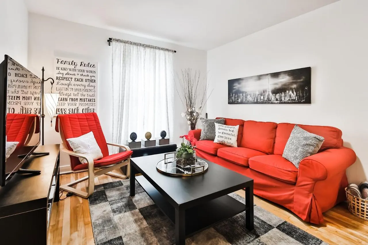Free Parking - 2 Bedrooms - Full Apartment - In Beautiful Lachine - Near Water - 15 Minute Drive To Downtown Montreal 0*,  Canada