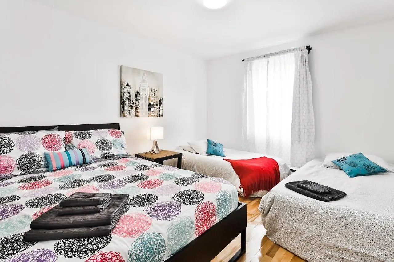 Free Parking - 2 Bedrooms - Full Apartment - In Beautiful Lachine - Near Water - 15 Minute Drive To Downtown Montreal Canada