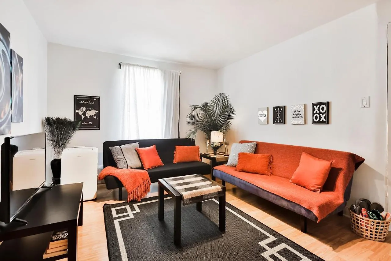 Free Parking - 2 Bedrooms - Full Apartment - In Beautiful Lachine - Near Water - 15 Minute Drive To Downtown Montreal