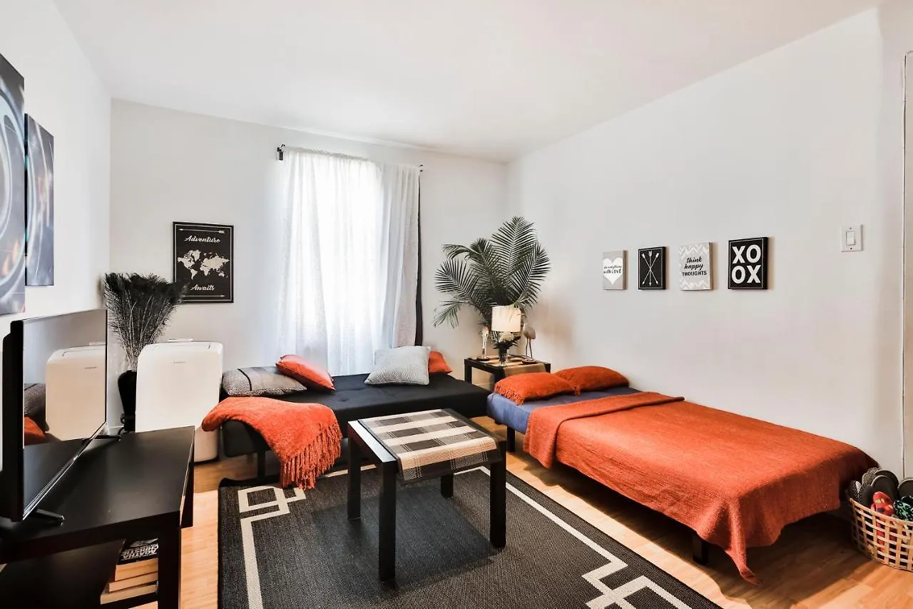 Free Parking - 2 Bedrooms - Full Apartment - In Beautiful Lachine - Near Water - 15 Minute Drive To Downtown Montreal