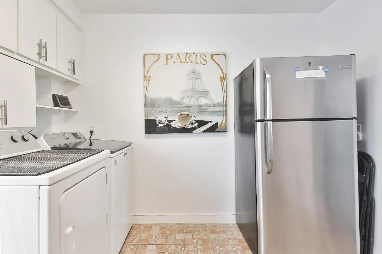 Free Parking - 2 Bedrooms - Full Apartment - In Beautiful Lachine - Near Water - 15 Minute Drive To Downtown Montreal Canada
