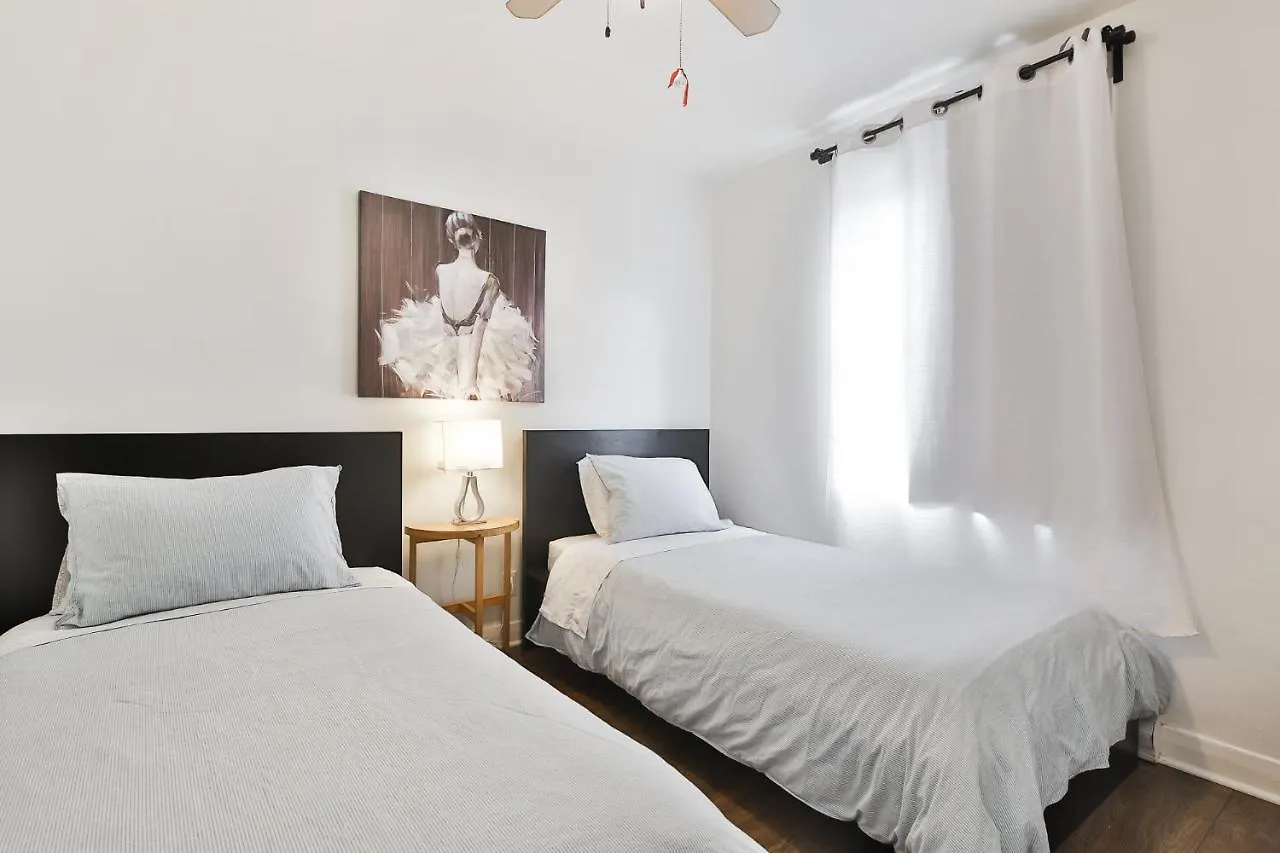 Free Parking - 2 Bedrooms - Full Apartment - In Beautiful Lachine - Near Water - 15 Minute Drive To Downtown Montreal