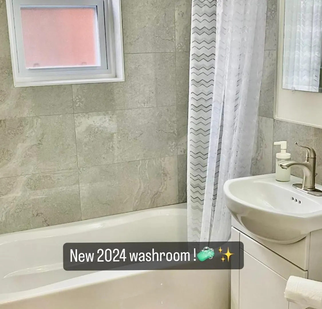 Free Parking - 2 Bedrooms - Full Apartment - In Beautiful Lachine - Near Water - 15 Minute Drive To Downtown Montreal